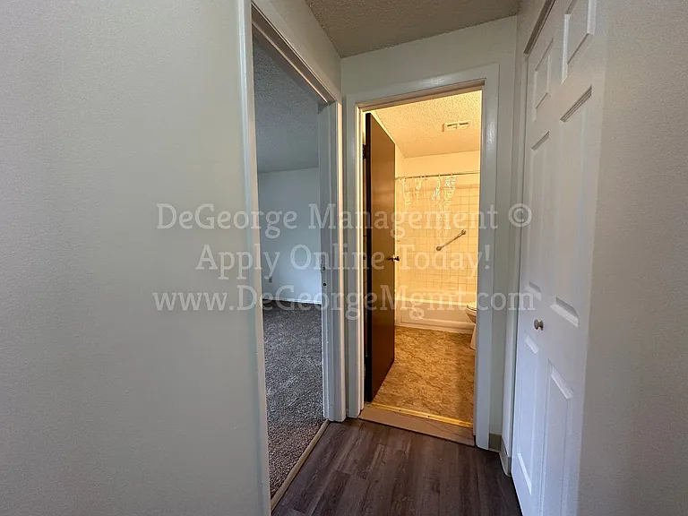 Oak Ridge Manor Apartments — Photo 30