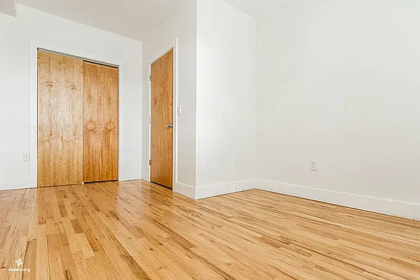 Rented by Dixon Advisory USA Inc. | media 35