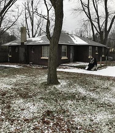 4th image of 1214 E Hile Rd
