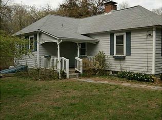 40 Earle Dr, North Kingstown, RI 02852
