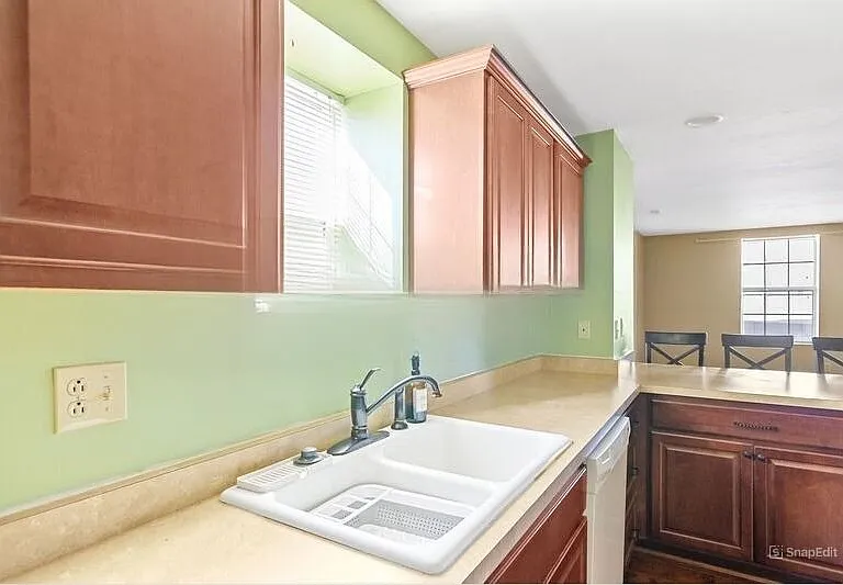 410 Pike St #3 — Photo 5