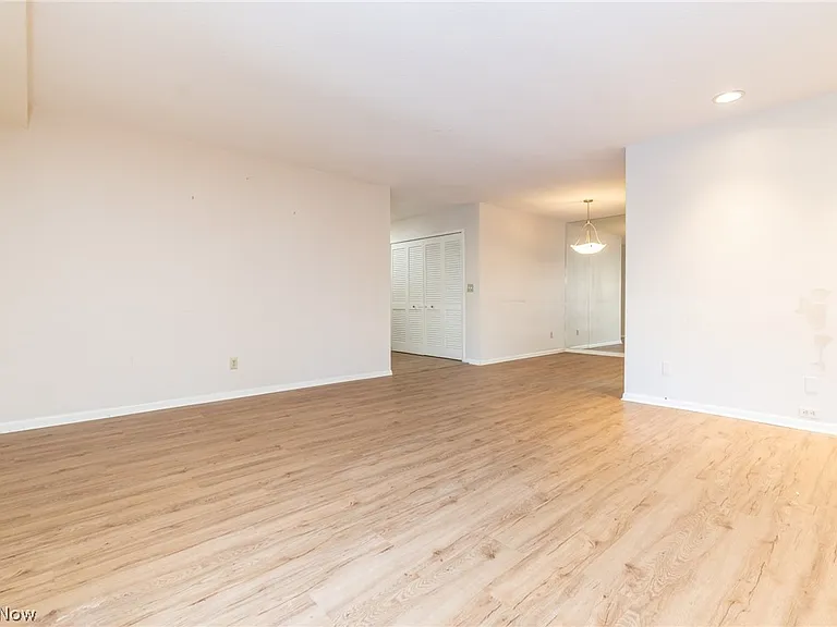 2112 Acacia Park Dr #209 — Photo 6