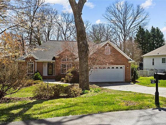 2nd image of 530 Lynhaven Ct