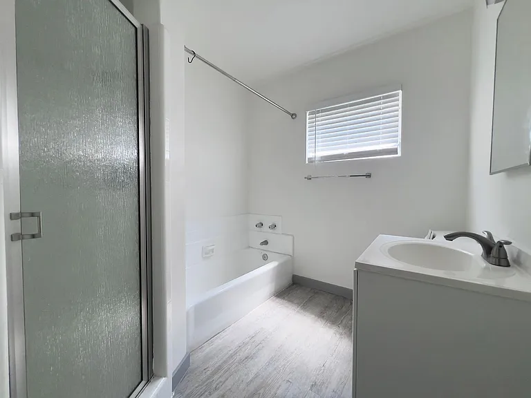 10942-10948 Crenshaw Blvd (Hexagon Eagles LLC) — Photo 6