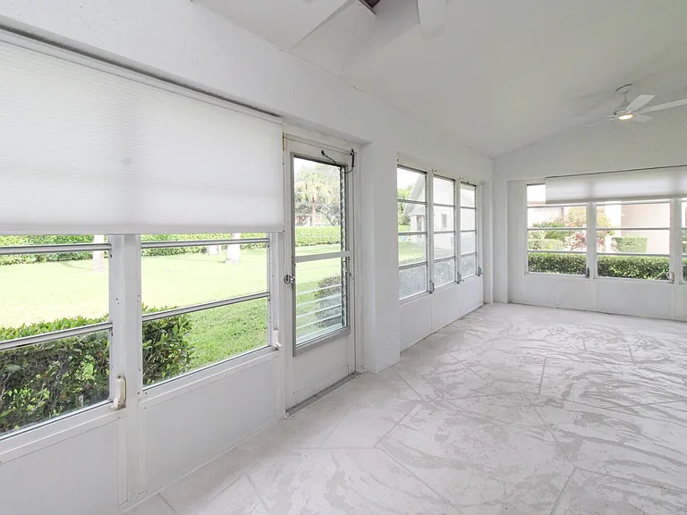 10201 Regent Cir — Photo 8