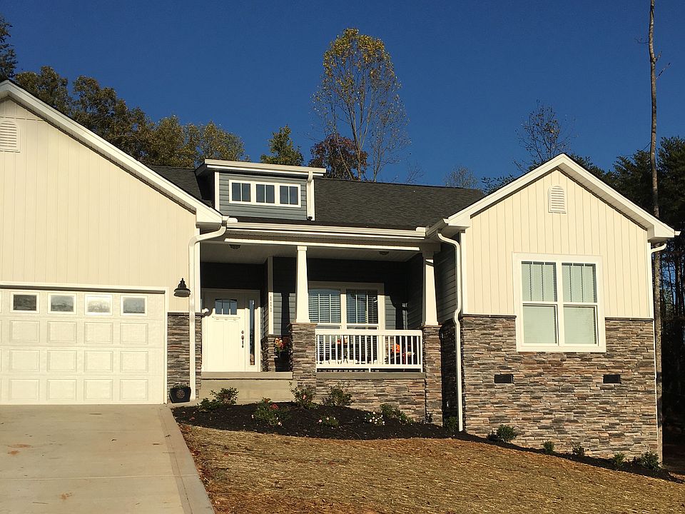 1st image of 111 Oasis Dr