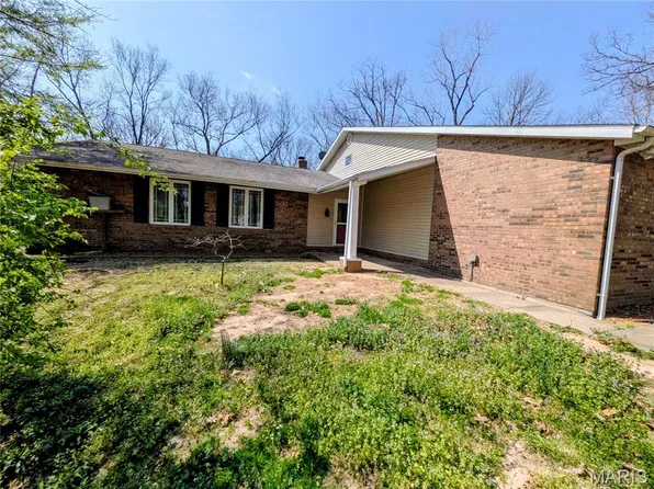 110 Estate Dr, Chester, IL 62233