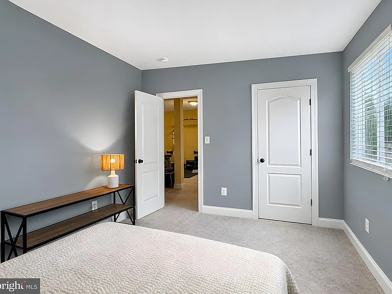 23017 Holloway Ct — Photo 56