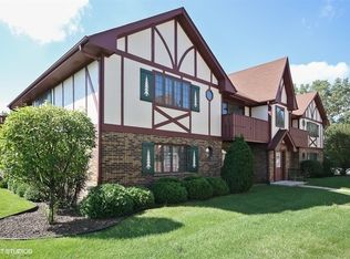 11727 Matterhorn Cir #101, Palos Park, IL 60464