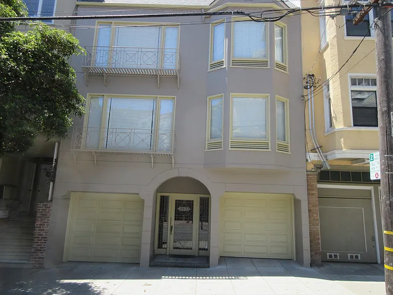 2433 Larkin St #1 — Photo 23