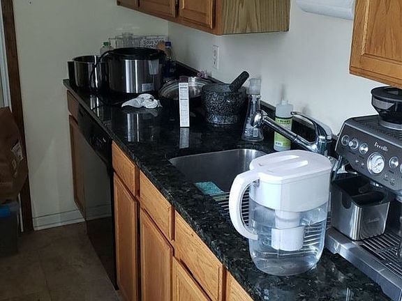 3rd image of 1236 W Oakdale Ave #1RFCH