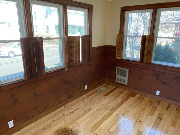 13 Wright Ave, Northampton, MA 01060
