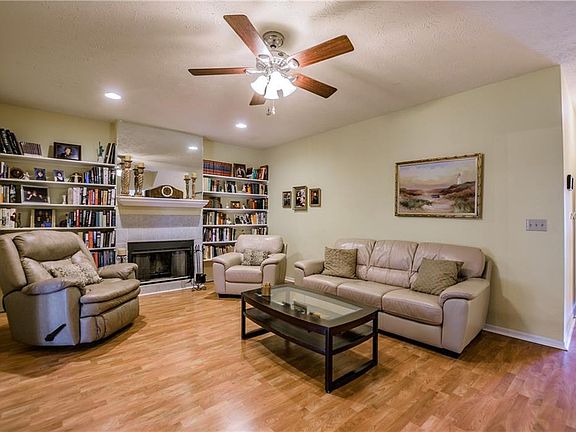 5th image of 16509 Cayman Dr