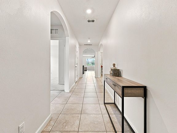5th image of 10505 SW Toren Way