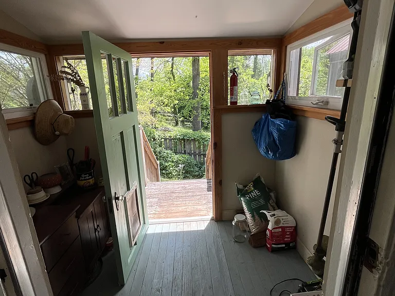 176 Sulphur Springs Rd — Photo 10