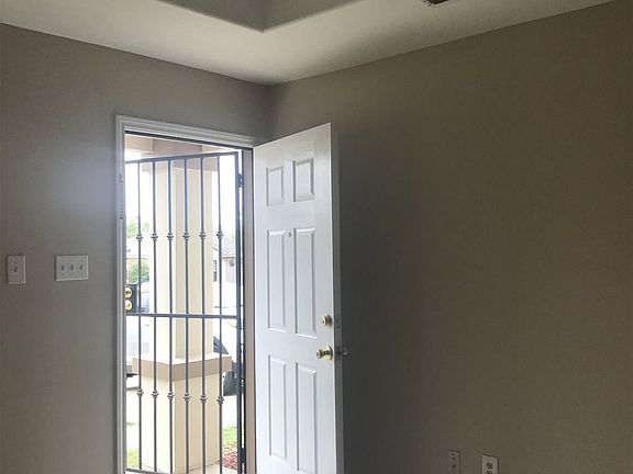 4th image of 622 Bougainvillea St