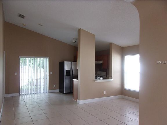 3rd image of 6405 Redwood Oaks Dr