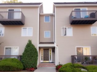 95 Presidential Dr, Englewood, NJ 07631