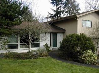 16822 8th Ave SW, Normandy Park, WA 98166