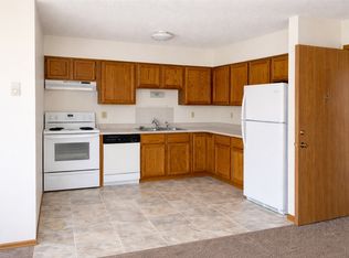 515 E 12th Ave #4, Mitchell, SD 57301