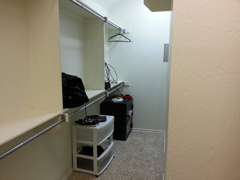 1st image of 300 Thornebrook Dr
