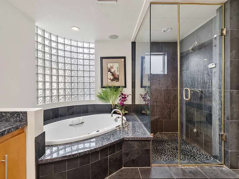 452 Marine Pl — Photo 22