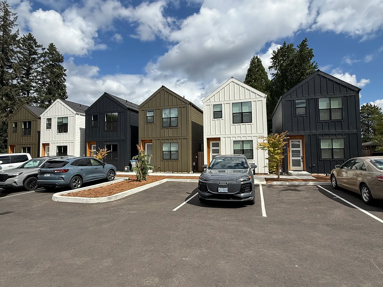 3 bed, 2.5 bath, 1148 sqft, $2,275 — Photo 1