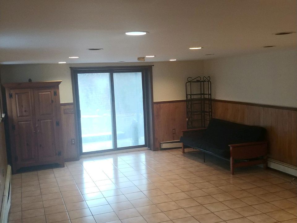 2nd image of 112 Belltown Rd