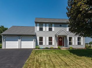 20 Longenecker Rd, Lititz, PA 17543