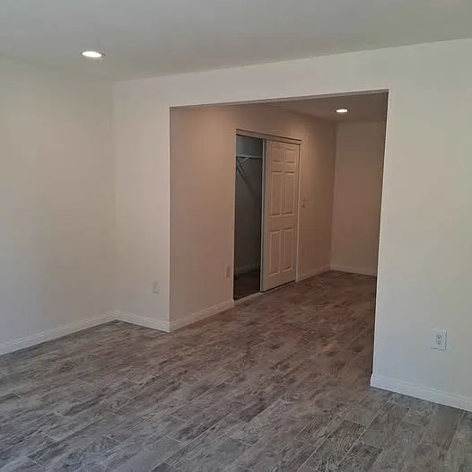 1677 Sunnydale Ave — Photo 4