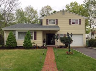 4 Salka Ct, Edison, NJ 08817