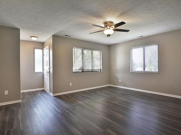 3rd image of 914-916 Tradewind Dr