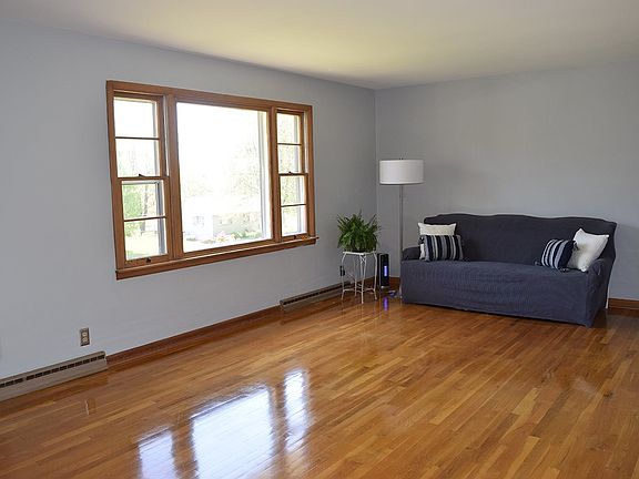 2nd image of 3915 Clement St
