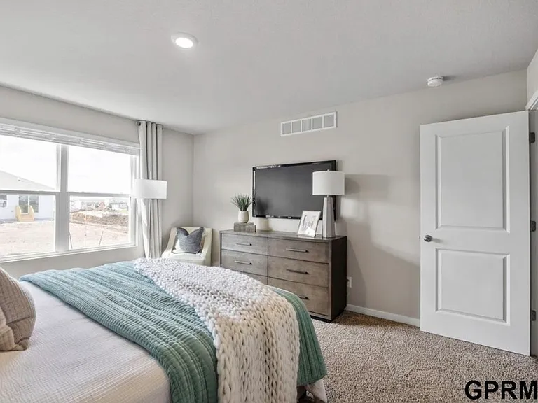 7102 S 204th Ave — Photo 10