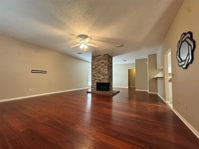 11 Cottage Grove Pl — Photo 6