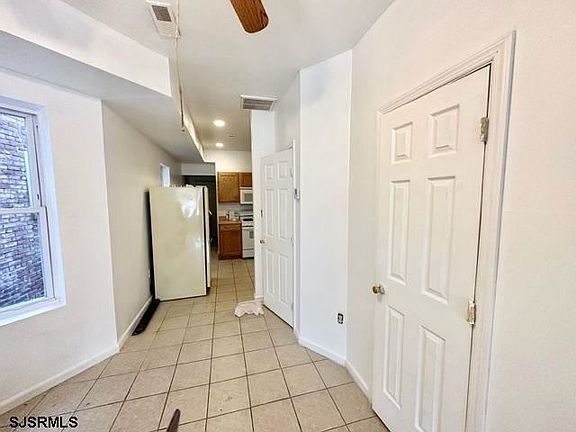 3rd image of 511 N Dr Martin Luther King Blvd