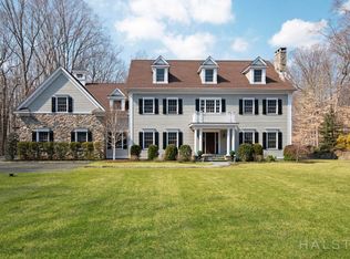 52 Pheasant Dr, New Canaan, CT 06840