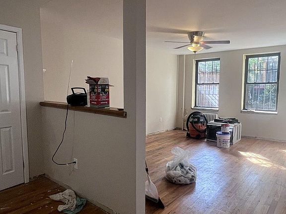 2nd image of 476 Henry St