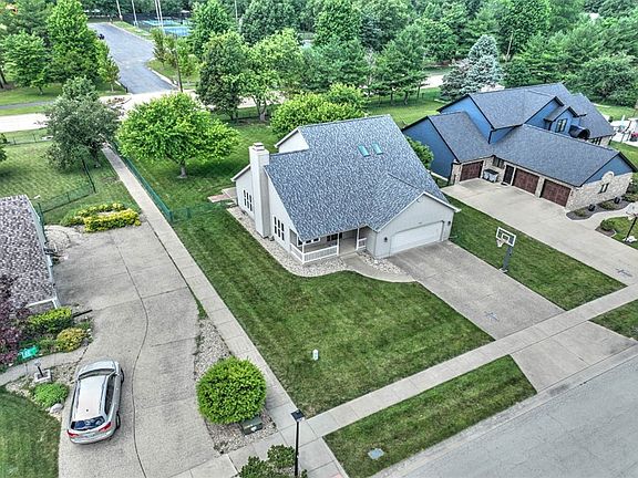 3rd image of 759 Christopher Dr