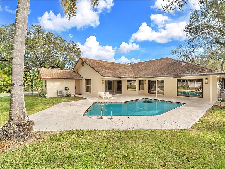 10330 SW 58th Ct — Photo 6