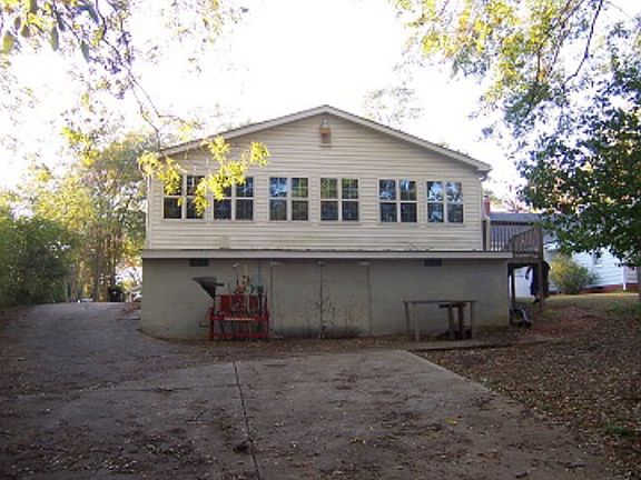 2nd image of 30 Powell Pl