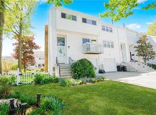 40 Kyle Ct, Staten Island, NY 10312