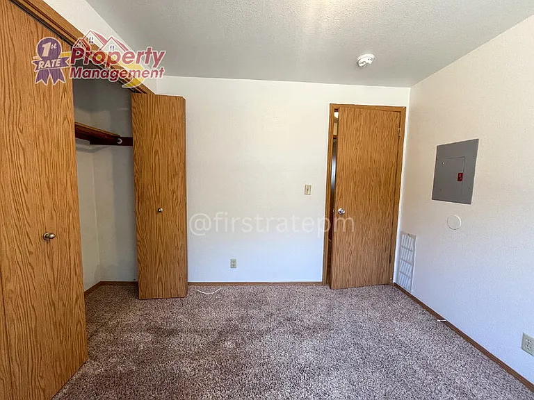 3219 Rose Hill St — Photo 33