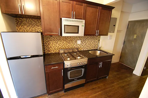 Rented by Bold New York | media 40