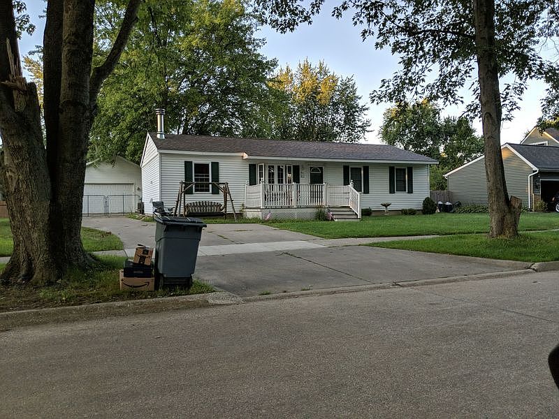 1st image of 373 Cardinal Dr