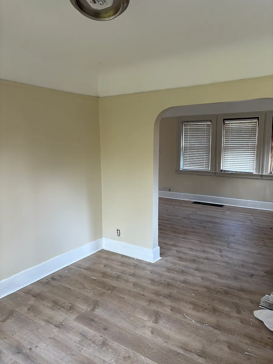 Building Photo - 13070 Wilshire Dr