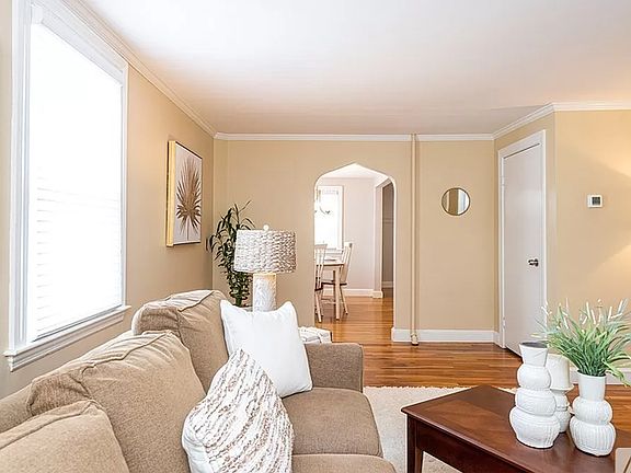4th image of 450-450 William St #A