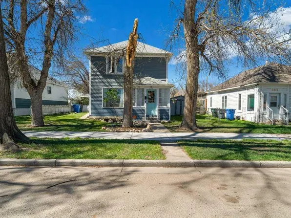 824 SW 4th St SE, Medicine Hat, AB T1A 0L4