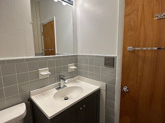Main bathroom