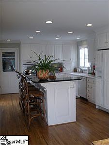 5th image of 112 W Seven Oaks Dr